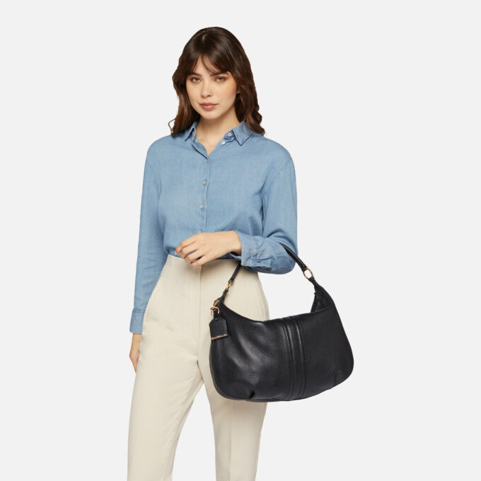 Aurelyi Woman Aurelyi Woman