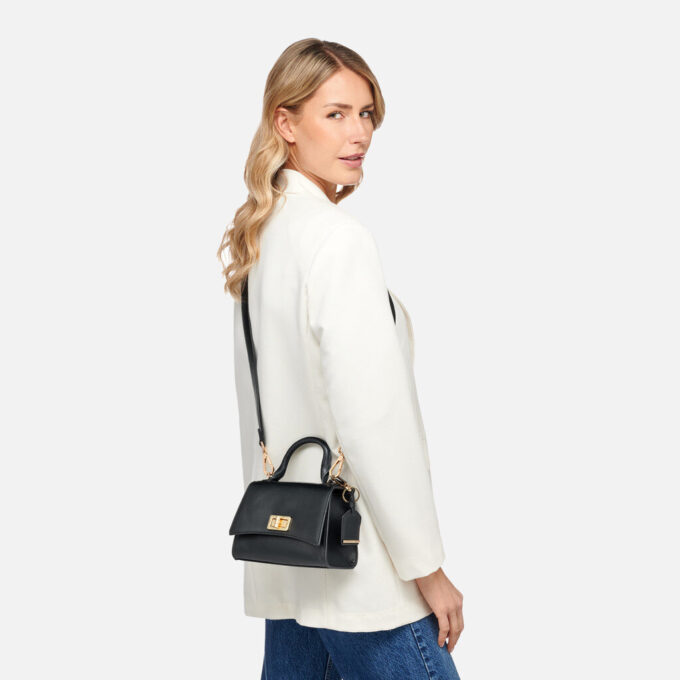Ciclaminia Woman