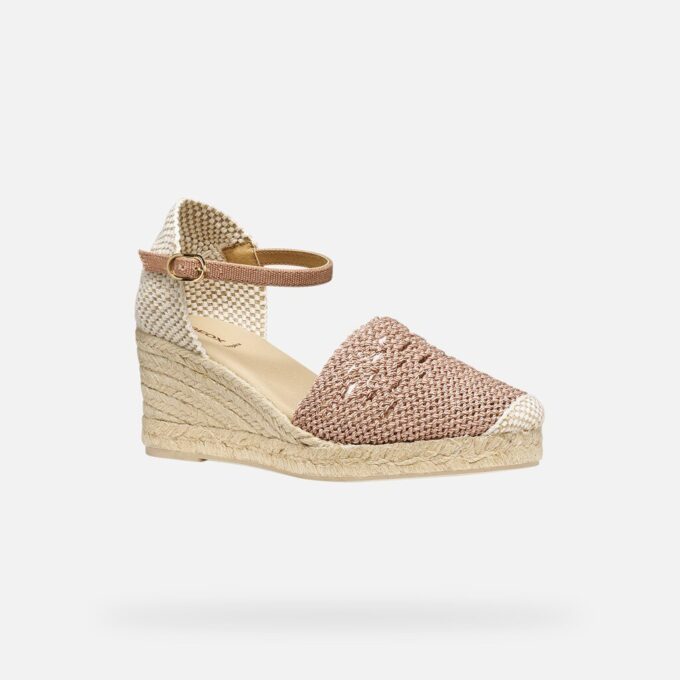 Gelsa Low Woman