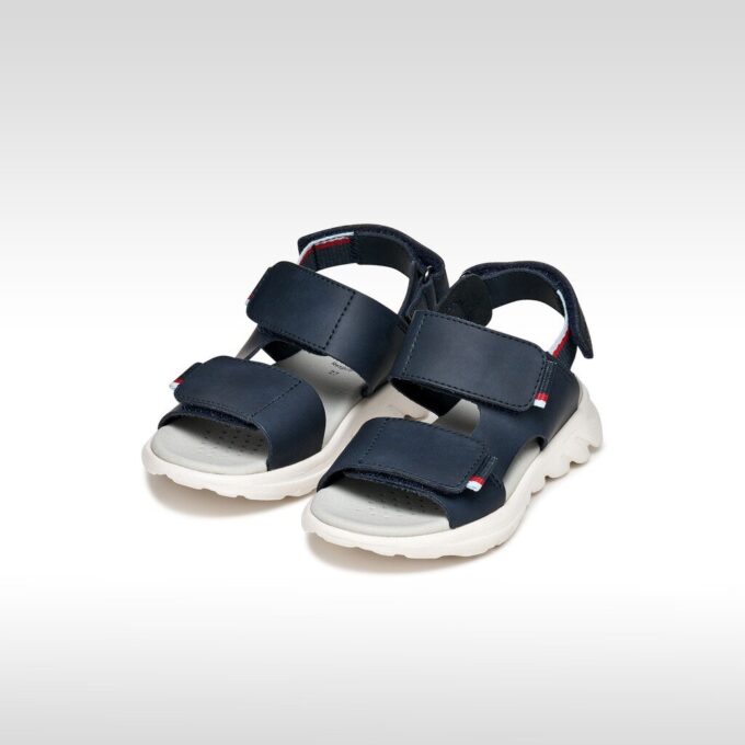 Sandal Airadyum Pojkar